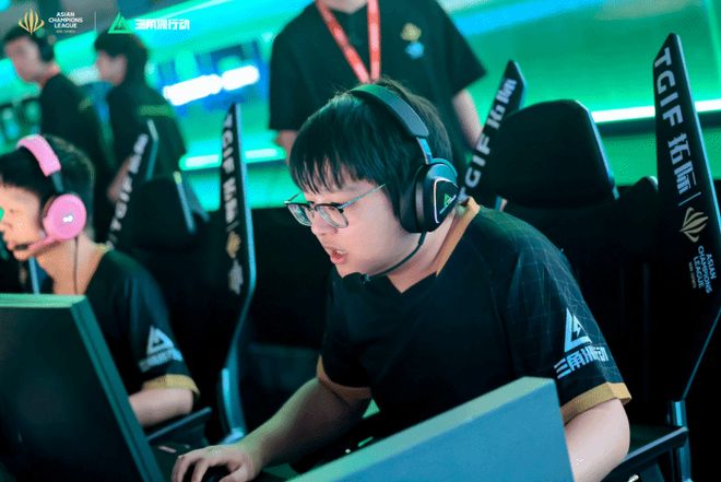 大的环境下 大的环境下