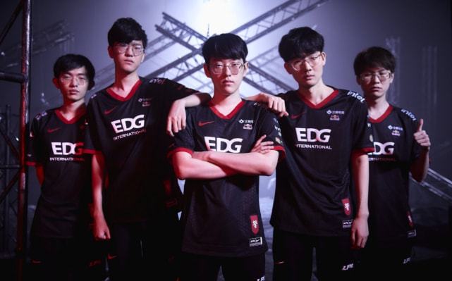 们赞叹不已 们赞叹不已