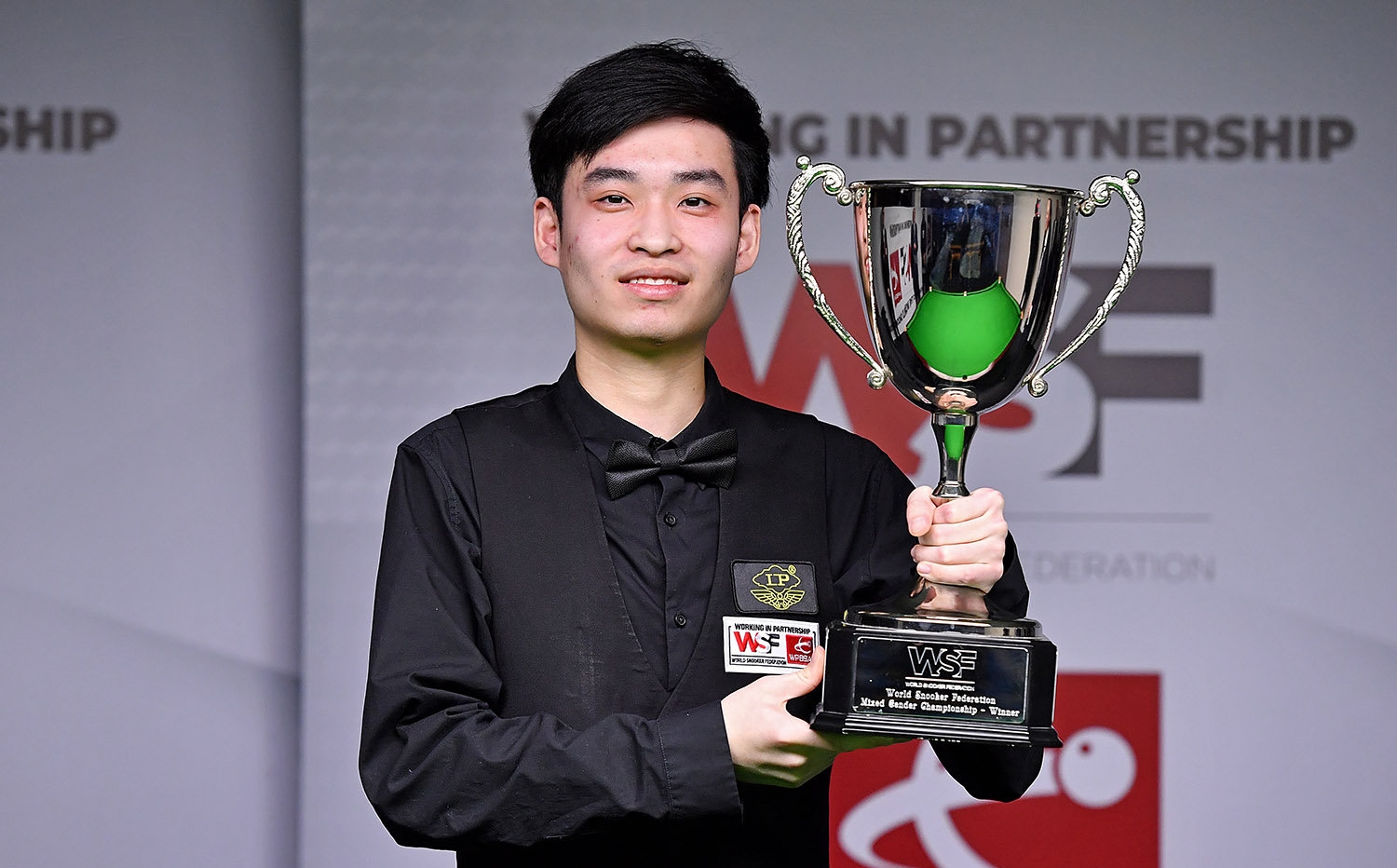 的表现无愧 的表现无愧